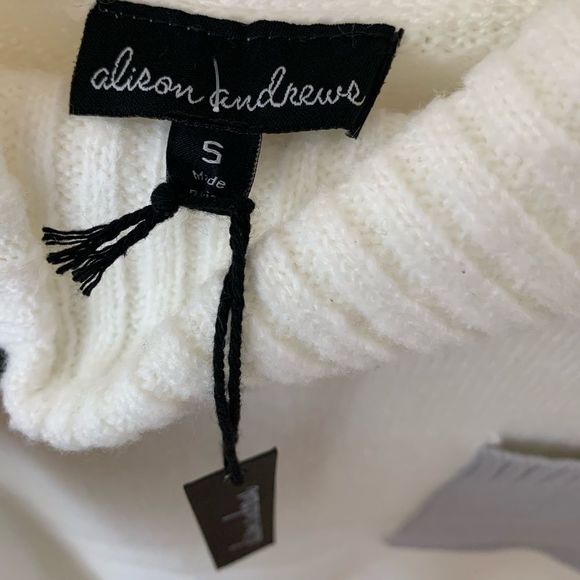 NWT - ALISON ANDREWS || Two Tone Asymmetrical Pocket Sweater - Picture 4 of 5